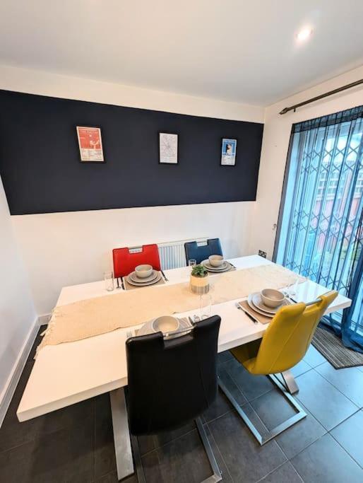 Modern Townhouse Near Coop Live Etihad Villa Manchester Eksteriør bilde